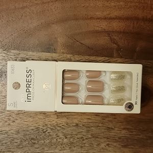 imPRESS press on manicure